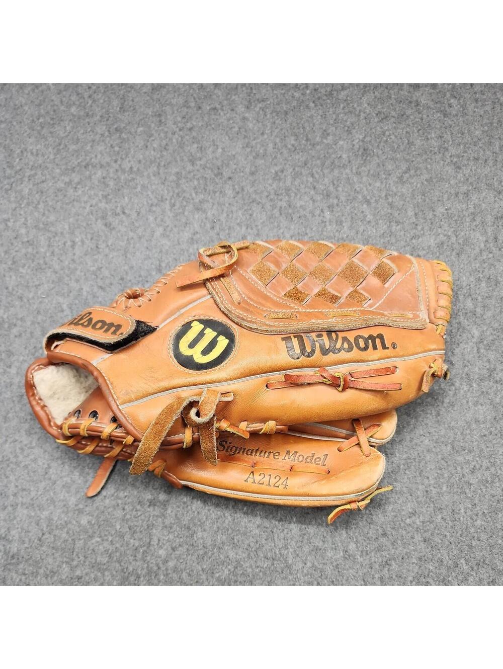 George Brett Signature Model Wilson A2124 Brown Leather Baseball Glove RHT 12"